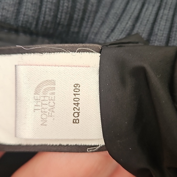 North Face Hooded Down Vest Women M - Picture 10 of 12